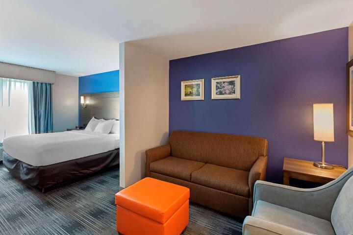 1 King Bed (7 of 13)