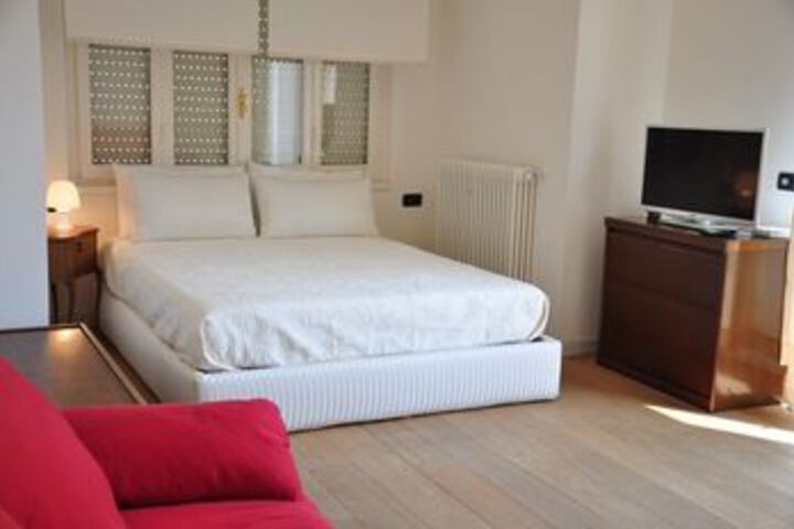 Room 6 of 21