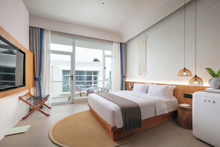 Room 27 of 62