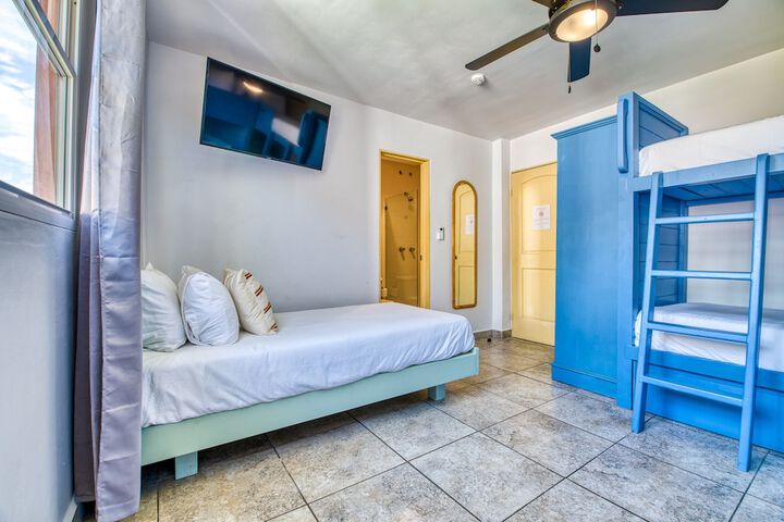 Room 20 of 63