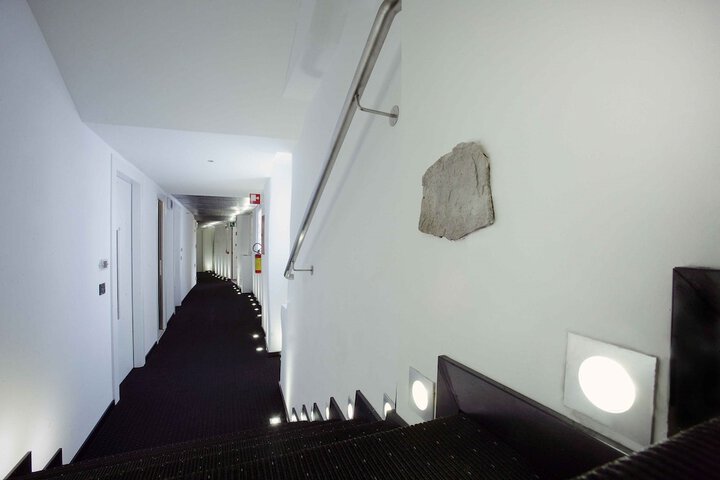 Ballroom/Hall 45 of 49
