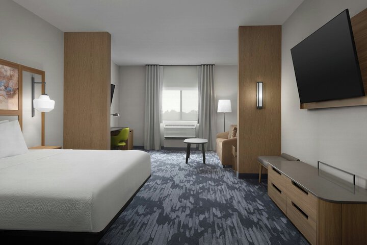 Room 14 of 40