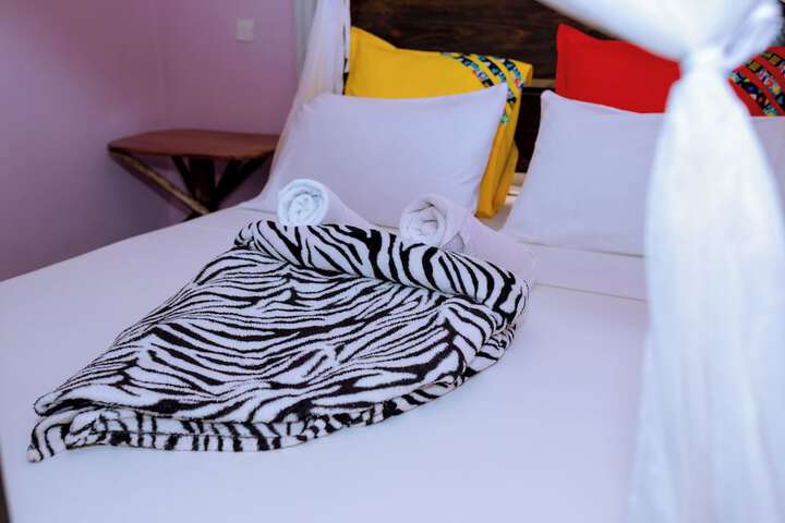 Room 6 of 27