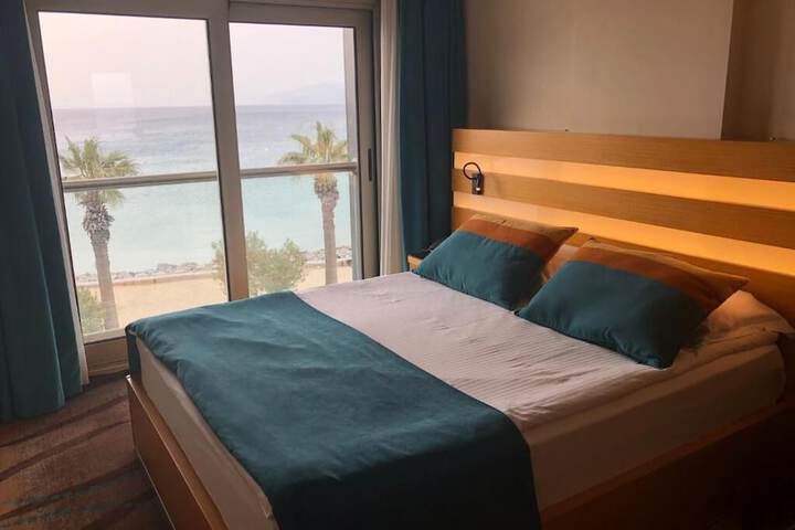 Room 18 of 65