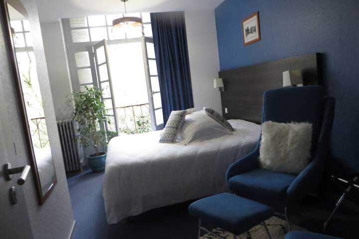 Room 25 of 53