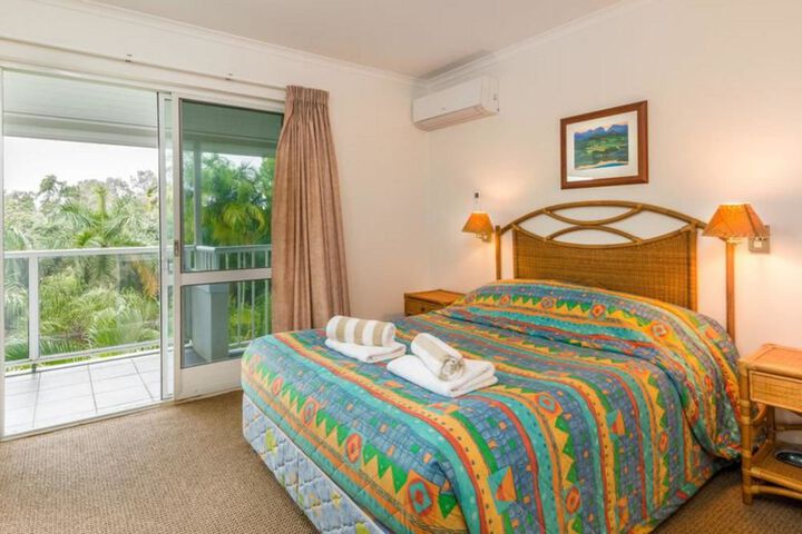 Room 4 of 37