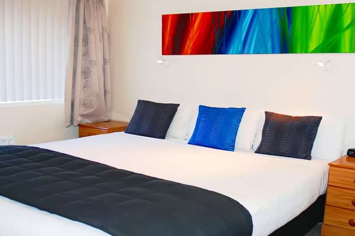 Room 5 of 68