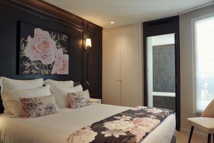 Room 33 of 84