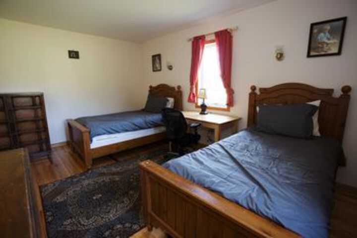 Room 34 of 103