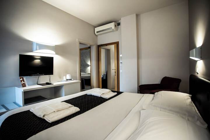 Room 25 of 66
