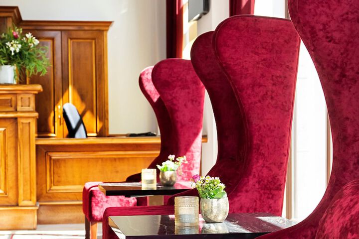 Guest Lobby