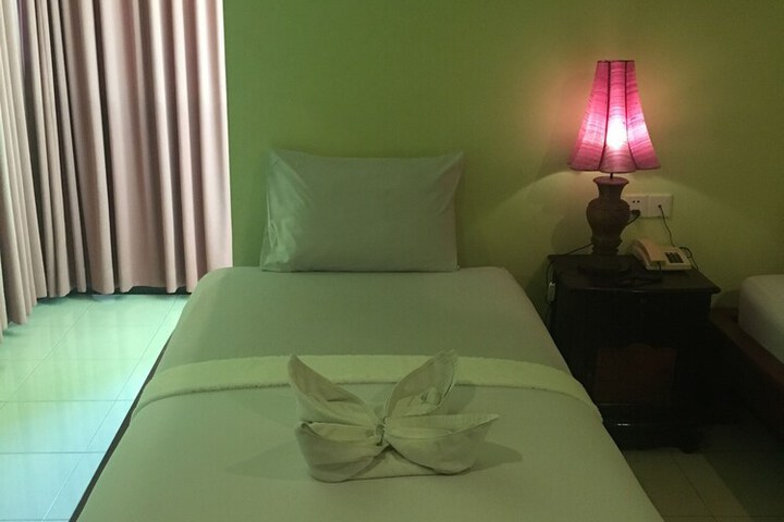 Room 14 of 37