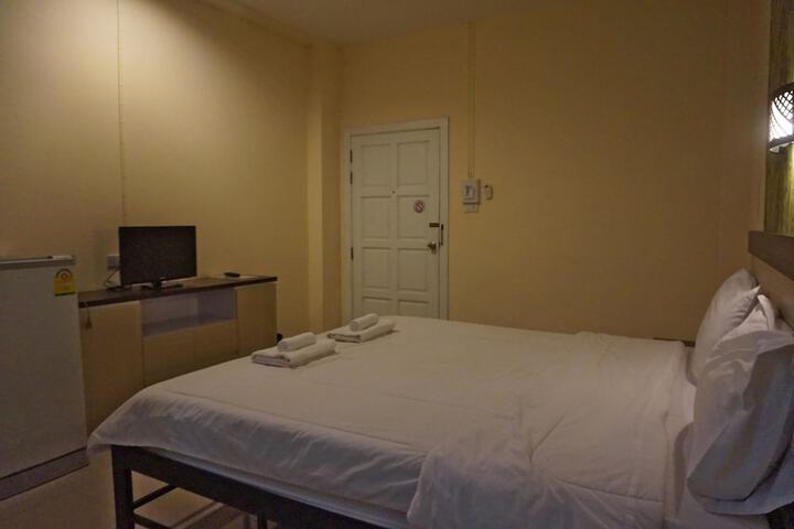 Room 9 of 24