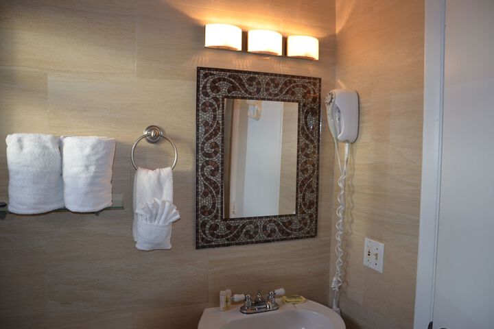 Bathroom sink