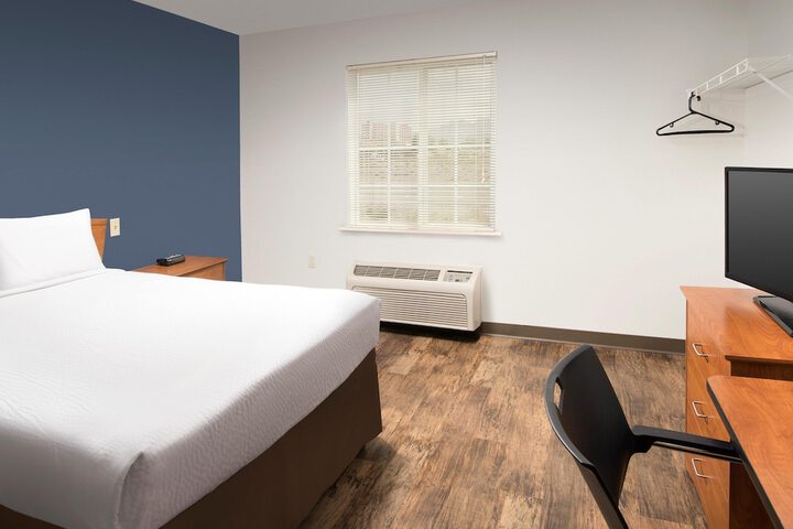 Room 4 of 7