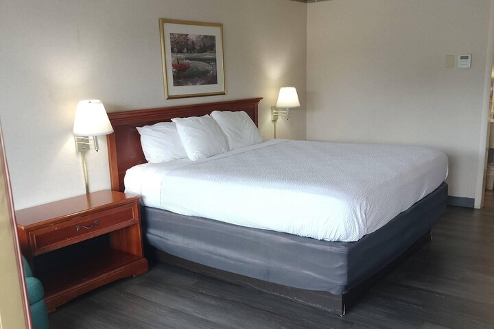 Room 52 of 190