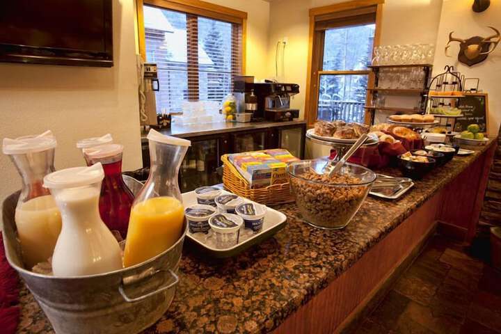 Breakfast/Coffee Service 29 of 46