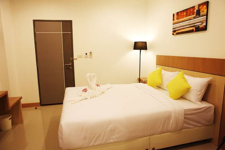 Room 12 of 36