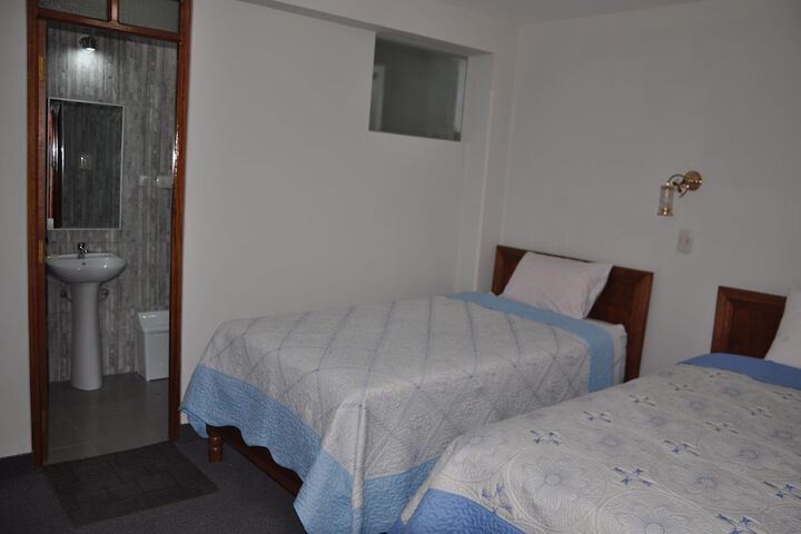 Room 6 of 28
