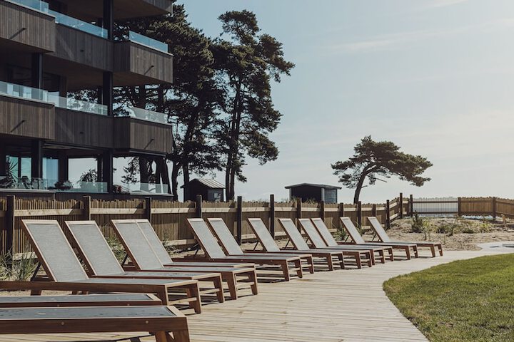 Sundeck 50 of 52