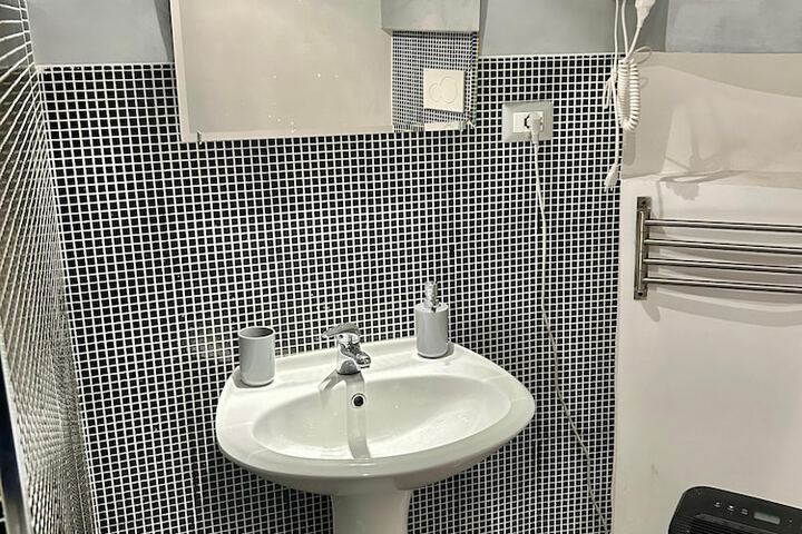 Room 12 of 29