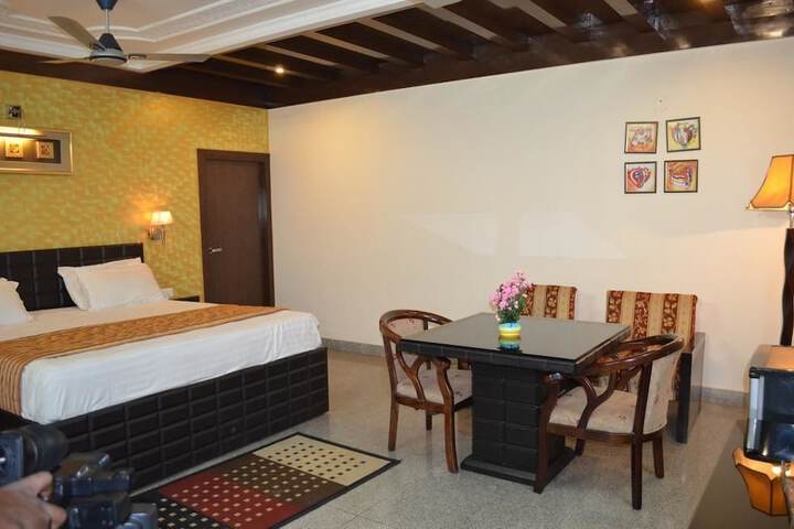 Room 5 of 31