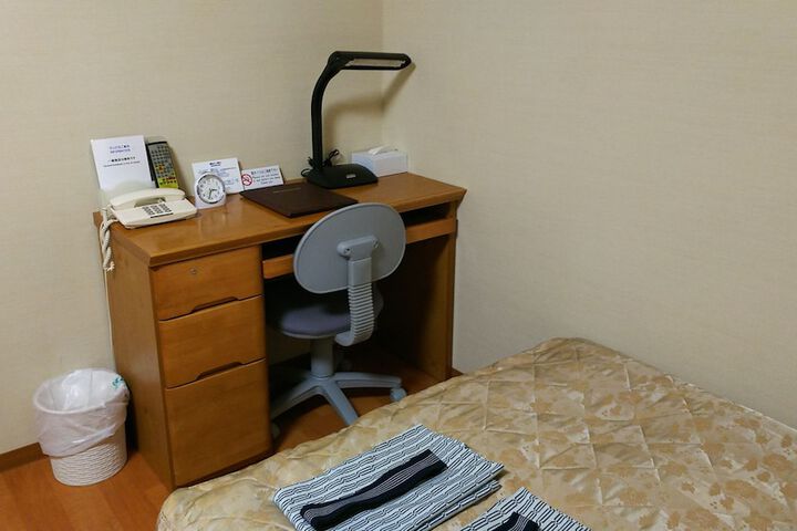 Room 19 of 80