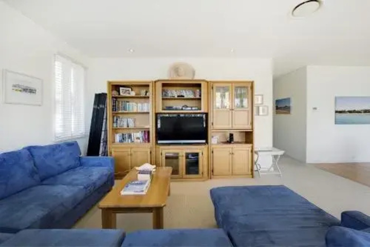 Room 3 of 11