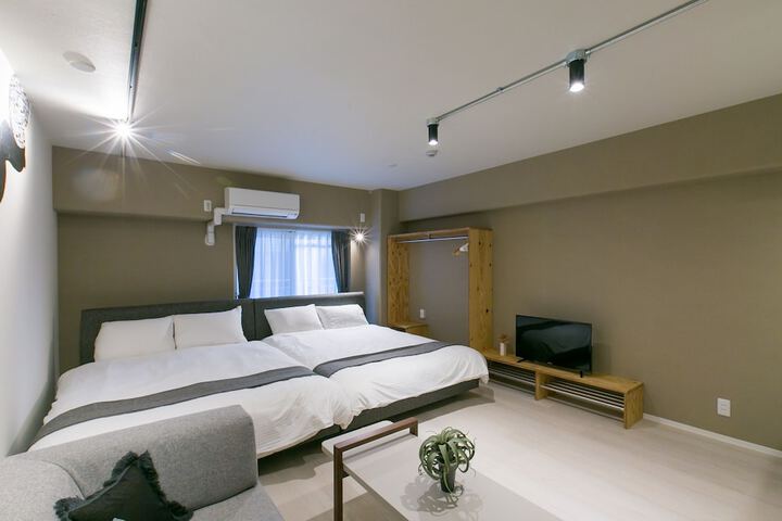 Room 15 of 105