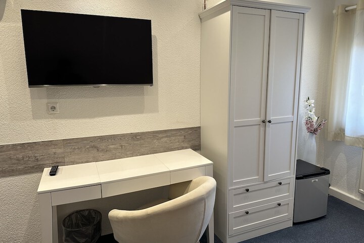 Room 16 of 109