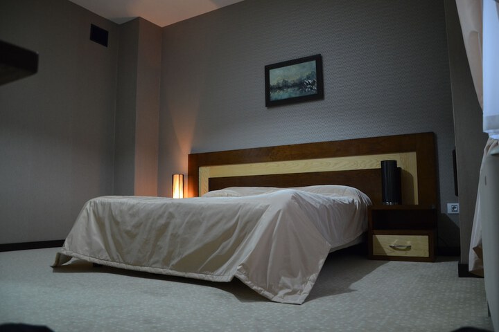 Room 11 of 29