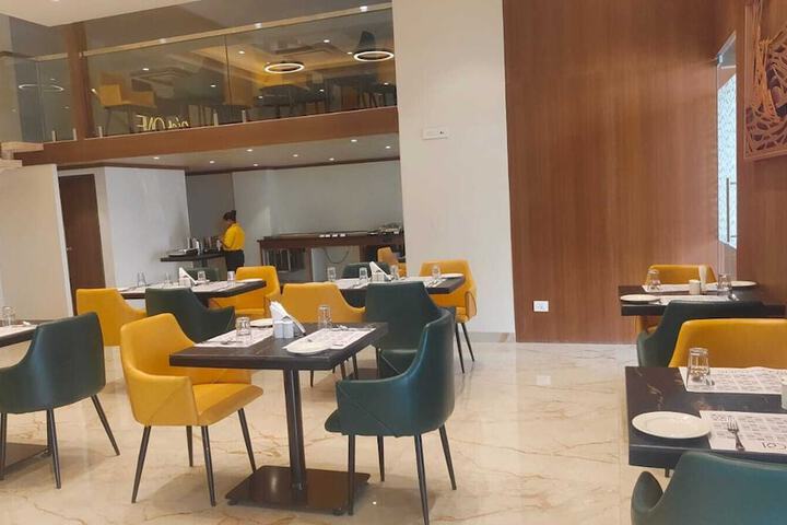 Dining 60 of 87