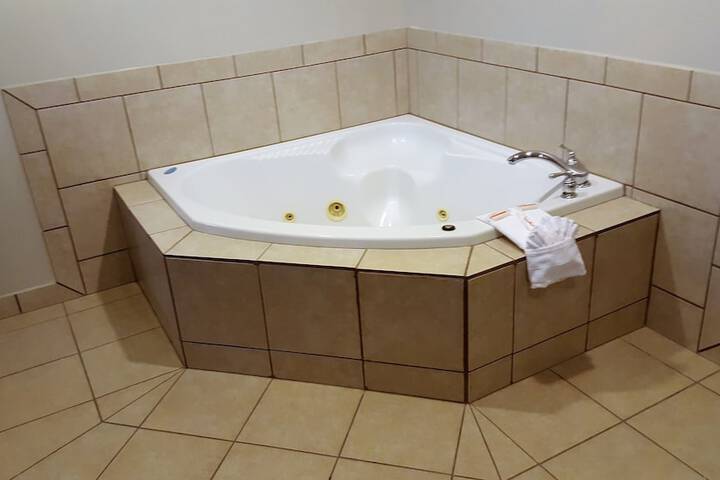 Jetted tub