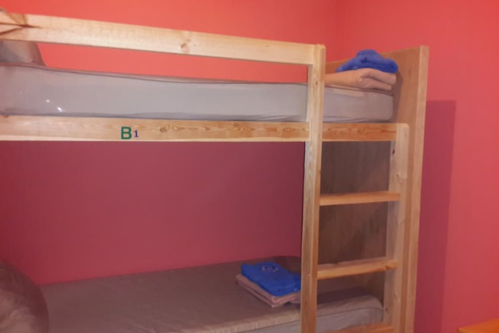 Room 5 of 18