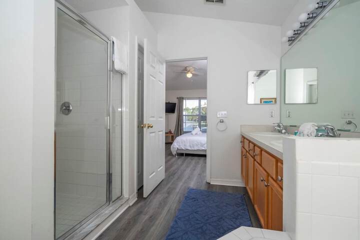 Room 28 of 51