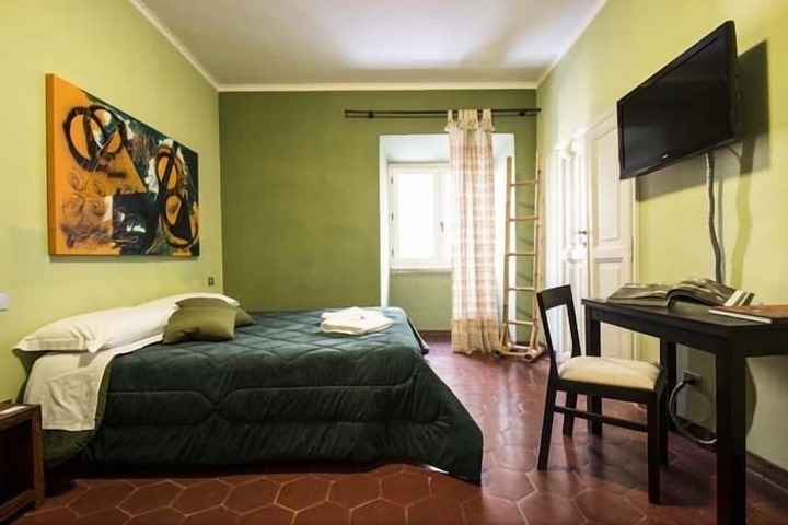 Room 3 of 53