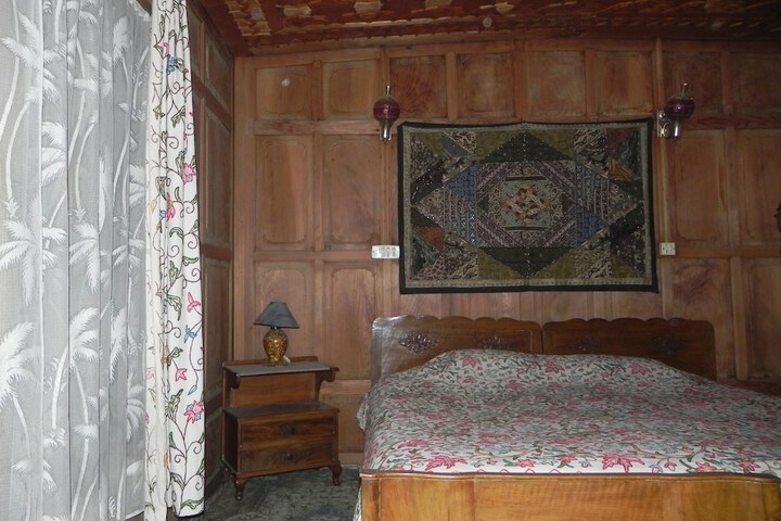 Room 11 of 45