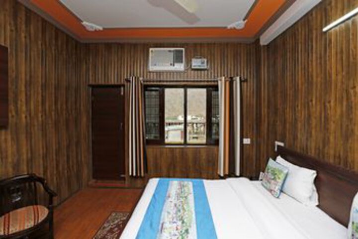 Room 11 of 23