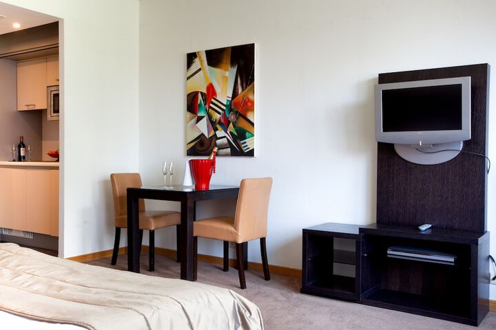 Room 3 of 62