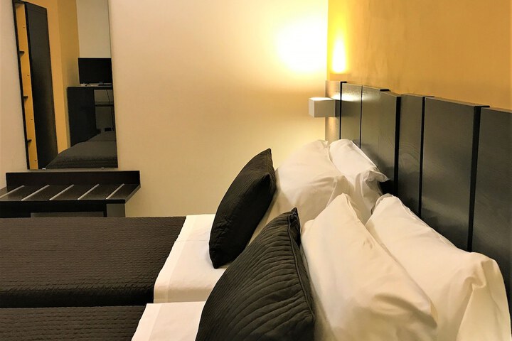Room 13 of 63