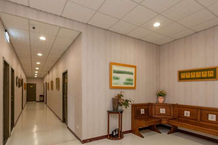 Ballroom/Hall 42 of 47
