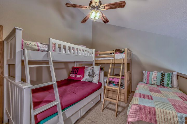 Room 34 of 190