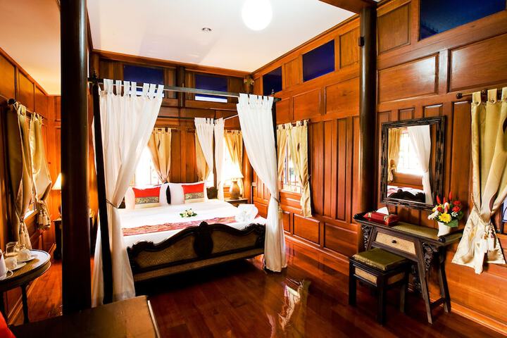 Room 3 of 32