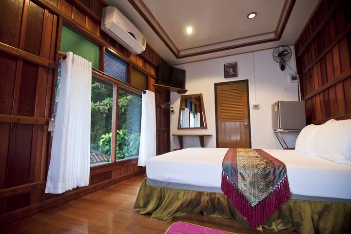 Room 8 of 73