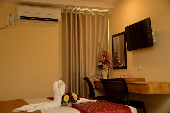 Room 7 of 28