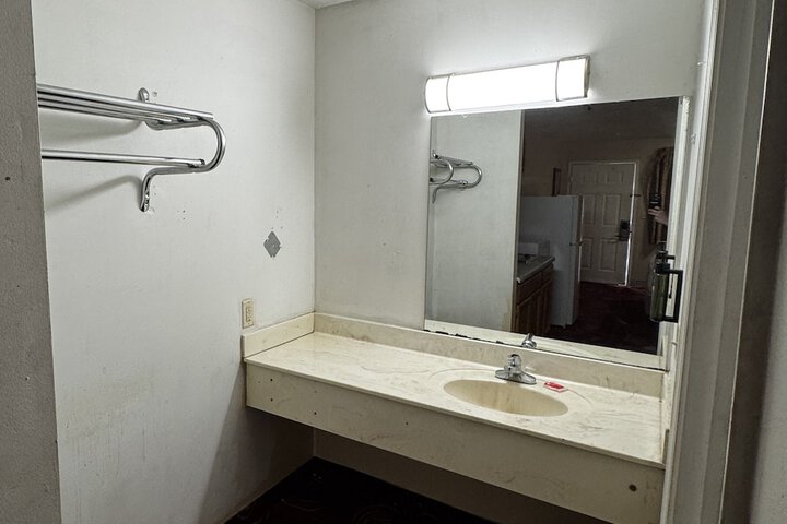 Room 35 of 47