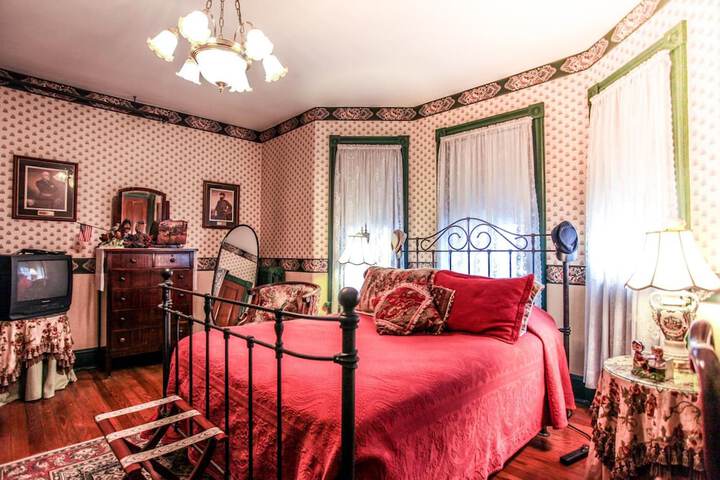 Room 13 of 40