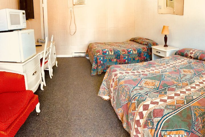 Room 4 of 13