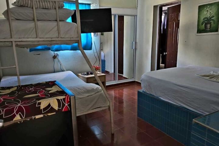 Room 17 of 28