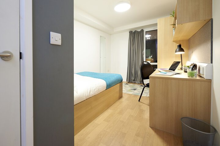 Room 13 of 20